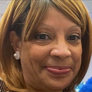 Meet your Posher, Pia